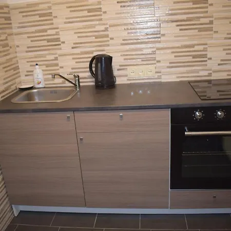 Jolantas Near The Airport Апартаменты Рига